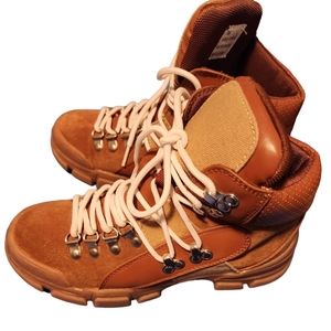 MDT cape robbin boots
